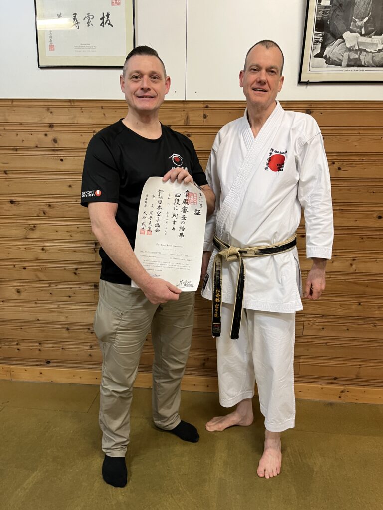 Cheftrainer erhält Dan-Diplom vom Cheftrainer der JKA-Austria